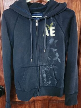 AE Navy Zip-Up Hoodie with Subtle Floral Print